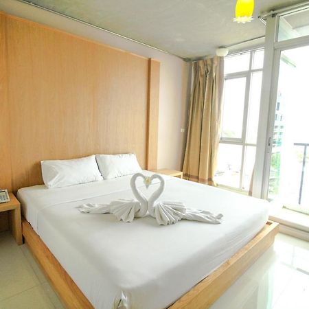Bansabai Sabaidee Service Apartment Банкок Екстериор снимка