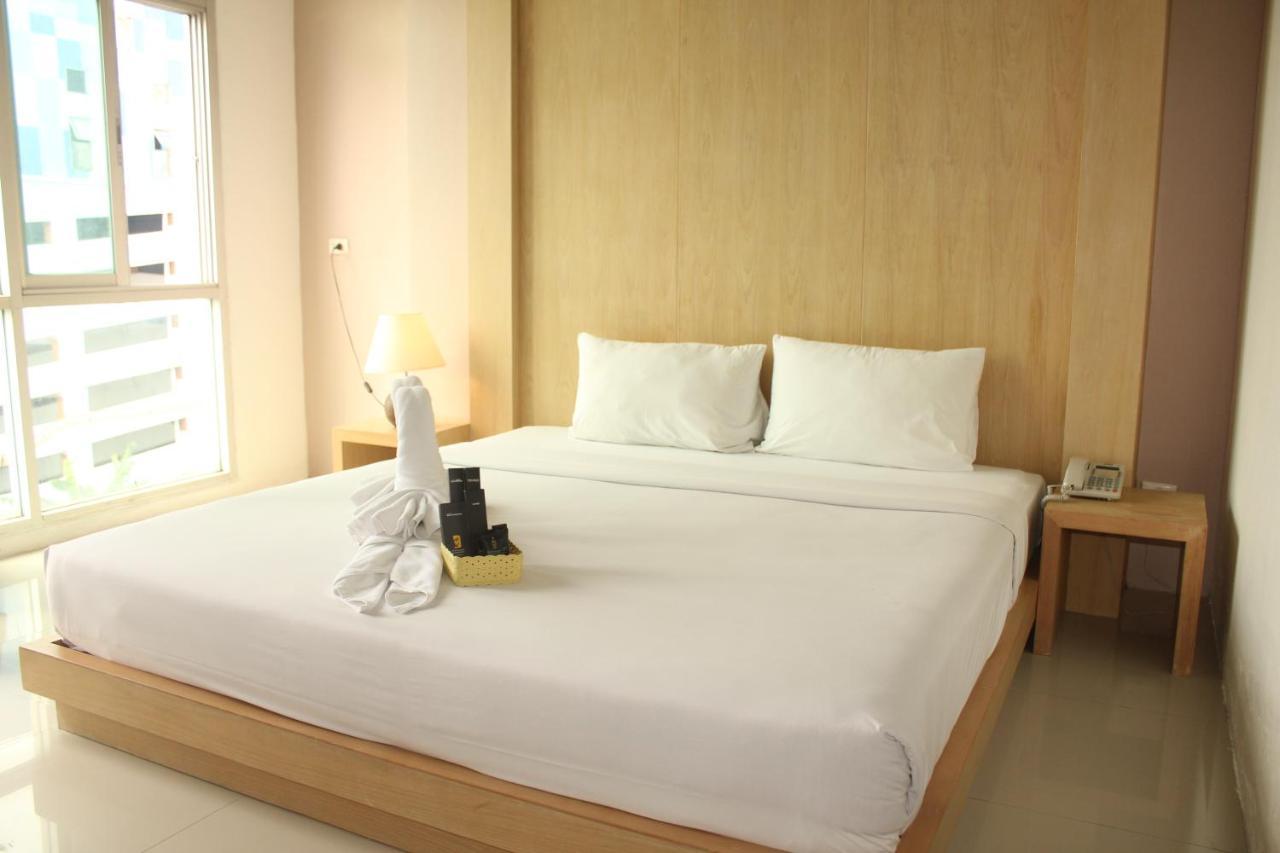 Bansabai Sabaidee Service Apartment Банкок Екстериор снимка